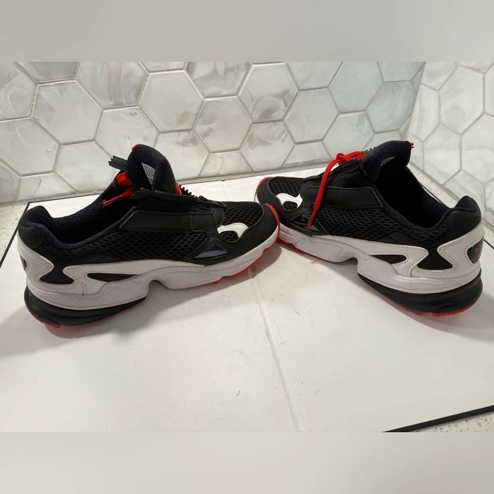 Adidas X Fiorucci Woman’s Size 8 Falcon ZIP & Lace EF3644 Sneakers Black & Red - Picture 9 of 12